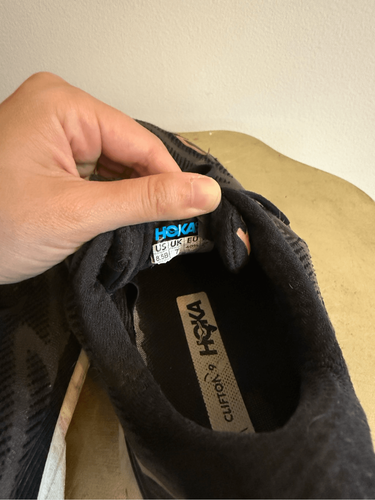 Hoka Clifton 9 Sneakers schwarz und roségold Größe 8,5B - Bild 8 von 9