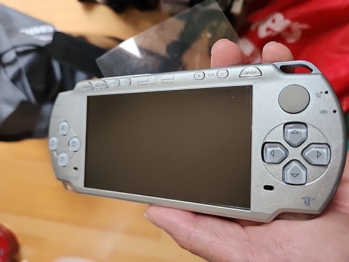 PSP 2000 Playstation Portable (Ice Silver) Console (perfect screen) - Picture 7 of 9