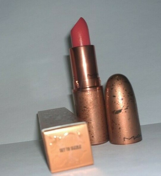 mac grapefruit pink lipstick