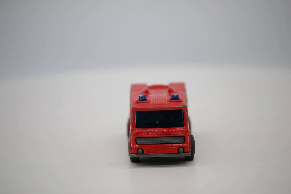 Lesney Matchbox Superfast - 1969 Red MERRYWEATHER FIRE ENGINE - Diecast - No.35 - Image 3 of 4
