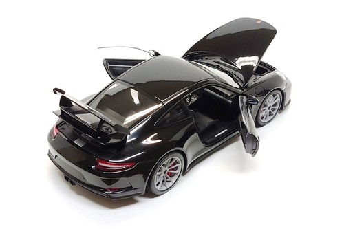 Minichamps 1:18 Porsche 911 GT3 (991.2) in Black - Picture 4 of 13