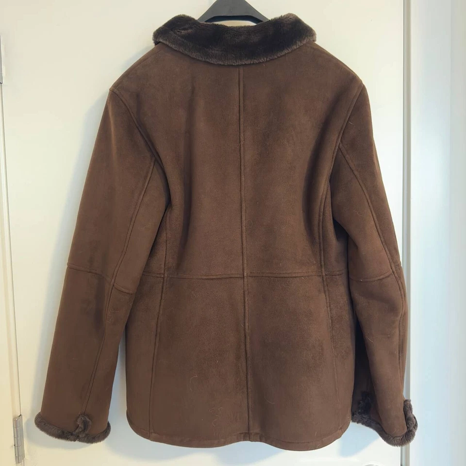 Women's TALBOTS Brown Plush Winter Button up Coat size M - Image 4 of 4