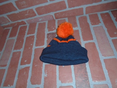 CHICAGO BEARS YOUTH SIZED WINTER HAT LOOKS PRETTY GOOD - Picture 2 of 2