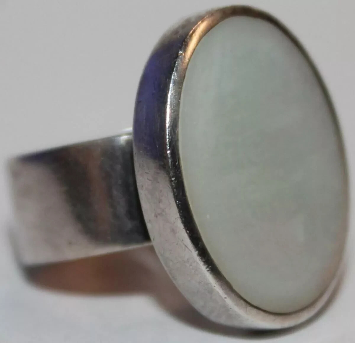 B0797 - Solid Large 925 Silver Ring with Mother o… - image 2