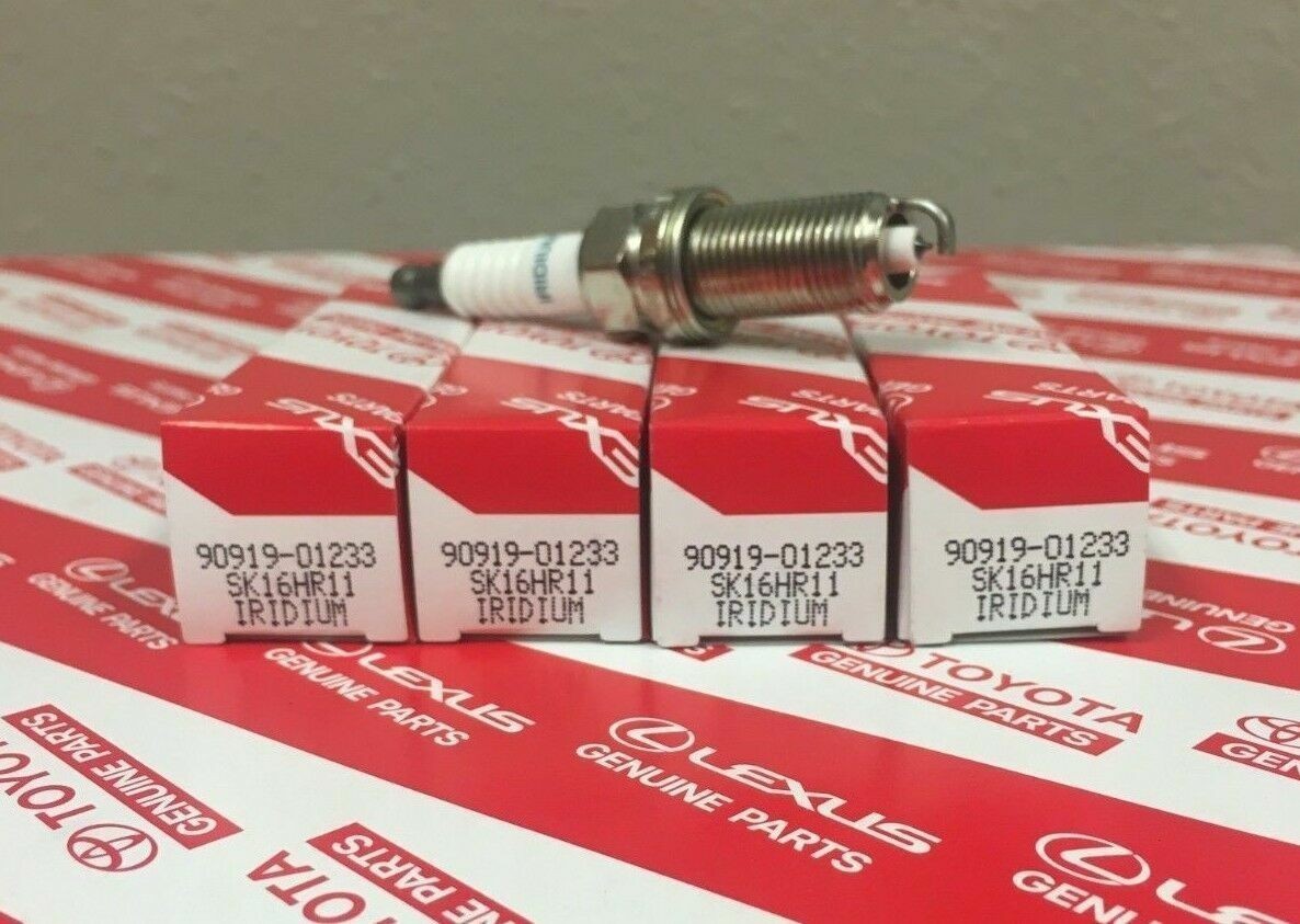 4 PCS NEW GENUINE OEM TOYOTA CAMRY HIGHLANDER RAV4 SIENNA VENZA SPARK PLUGS