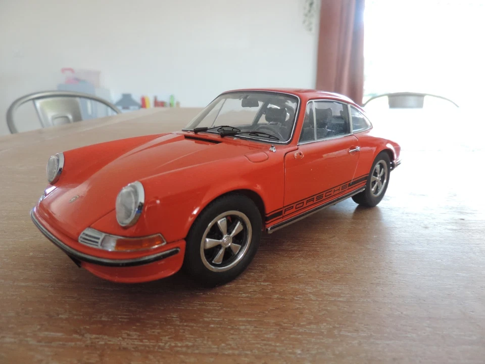 Porsche 911 2,4l S ORANGE SCHUCO 1/18 - Photo 2/4