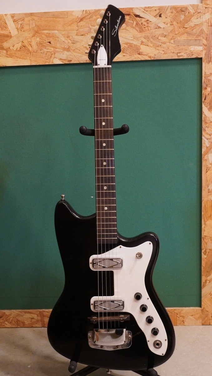 Silvertone 1965 Model 1476 Bobcat Black 2.50kg with hard