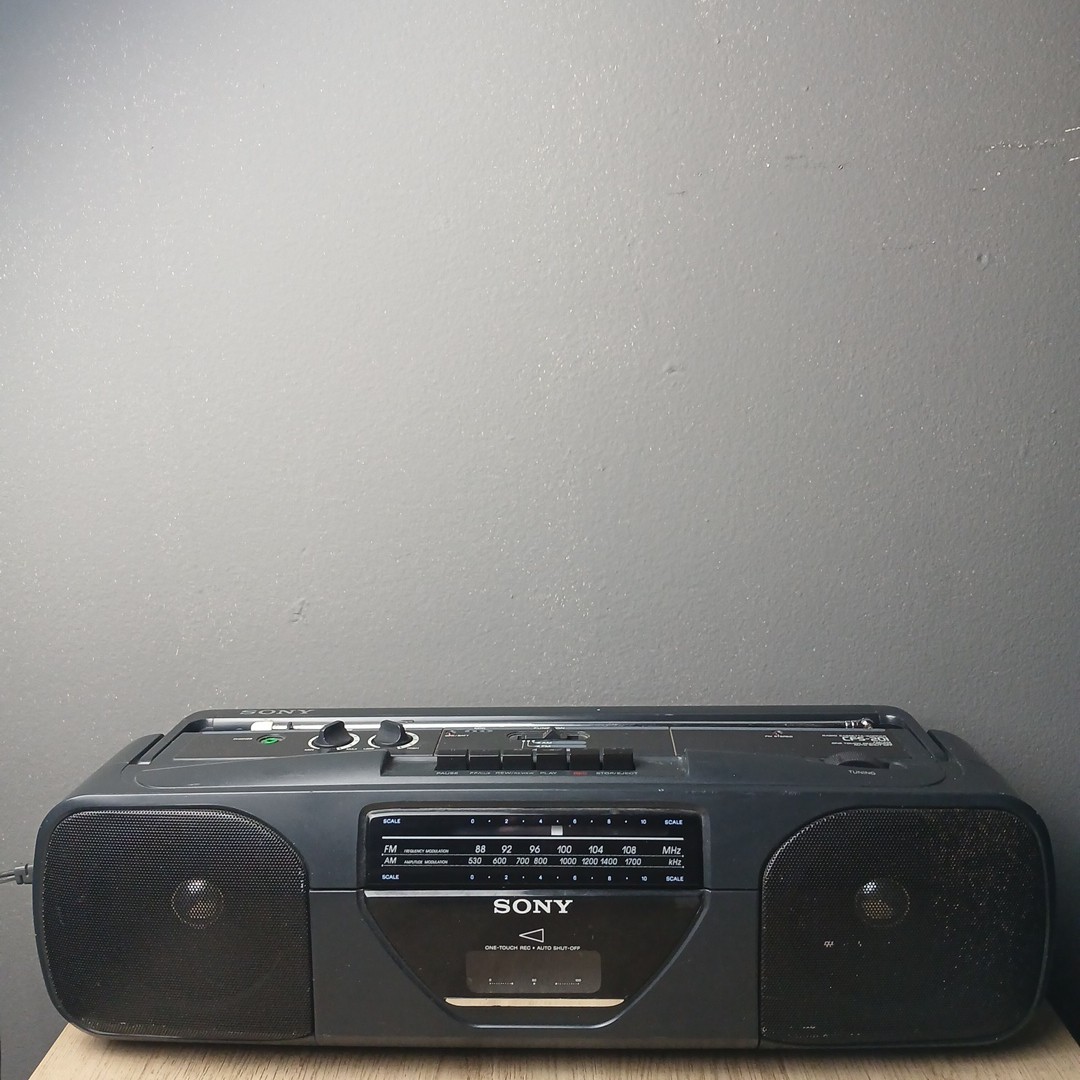 Sony CFS-201 Boombox AM/FM Cassette Radio Black Antennae Plug In Battery Powered