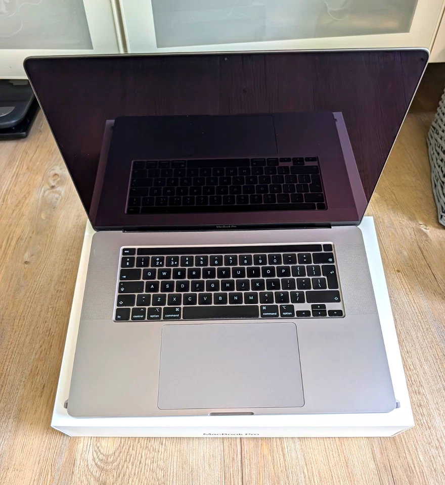 Apple MacBook Pro 16" 2019 · i9 · 32GB · 1TB, photo 1 of 5