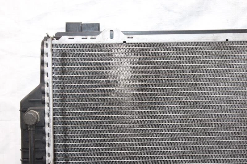 Mercedes SLK32 R170 2003 Roadster #285 radiador de aire acondicionado Foto 4 de 4