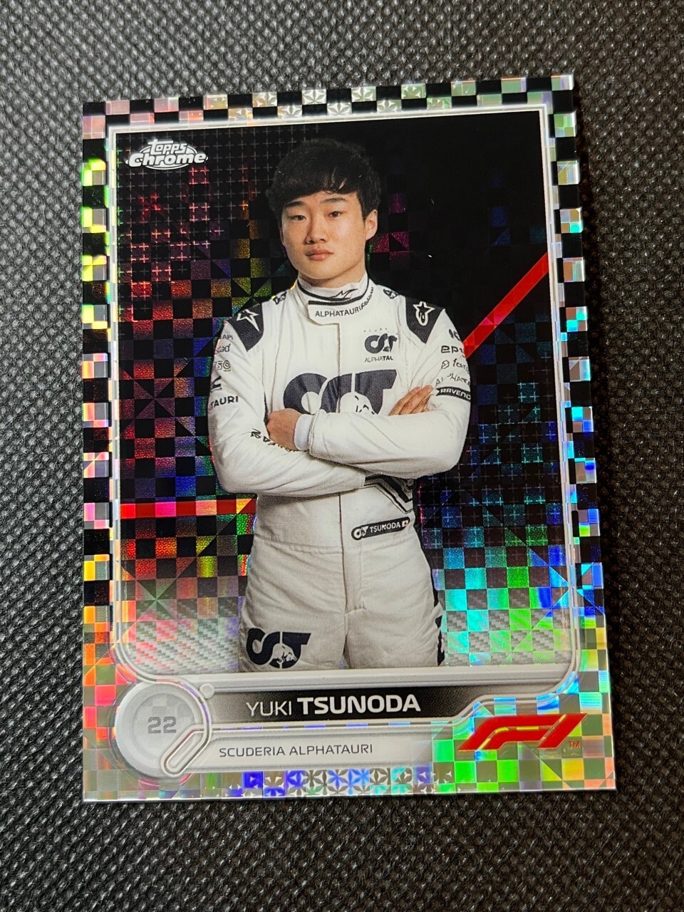 2022 Topps Chrome F1 Yuki Tsunoda #61 Checkered Flag Refractor