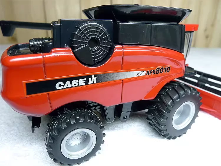 ERTL 2003 Case IH AFX Revolution AFX8010 1/64Combine Dealer Collector's Edition - Image 4 of 4