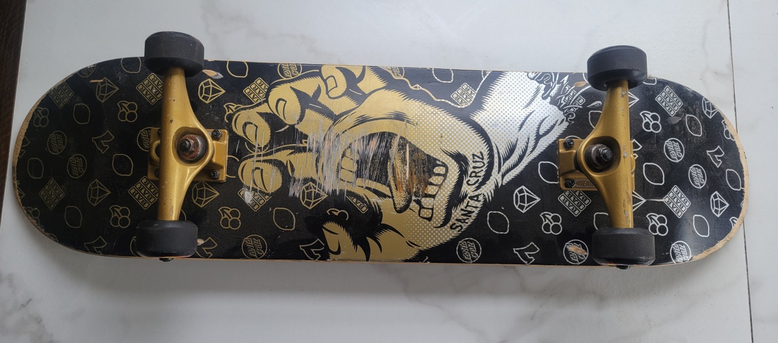 Deck Screaming Hand Black 8 X 31" Gold / Black