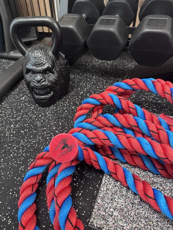 Onnit SpiderMan Battle Rope 30 ft x 2 in 35 lb Braided Polyester Red/Blue