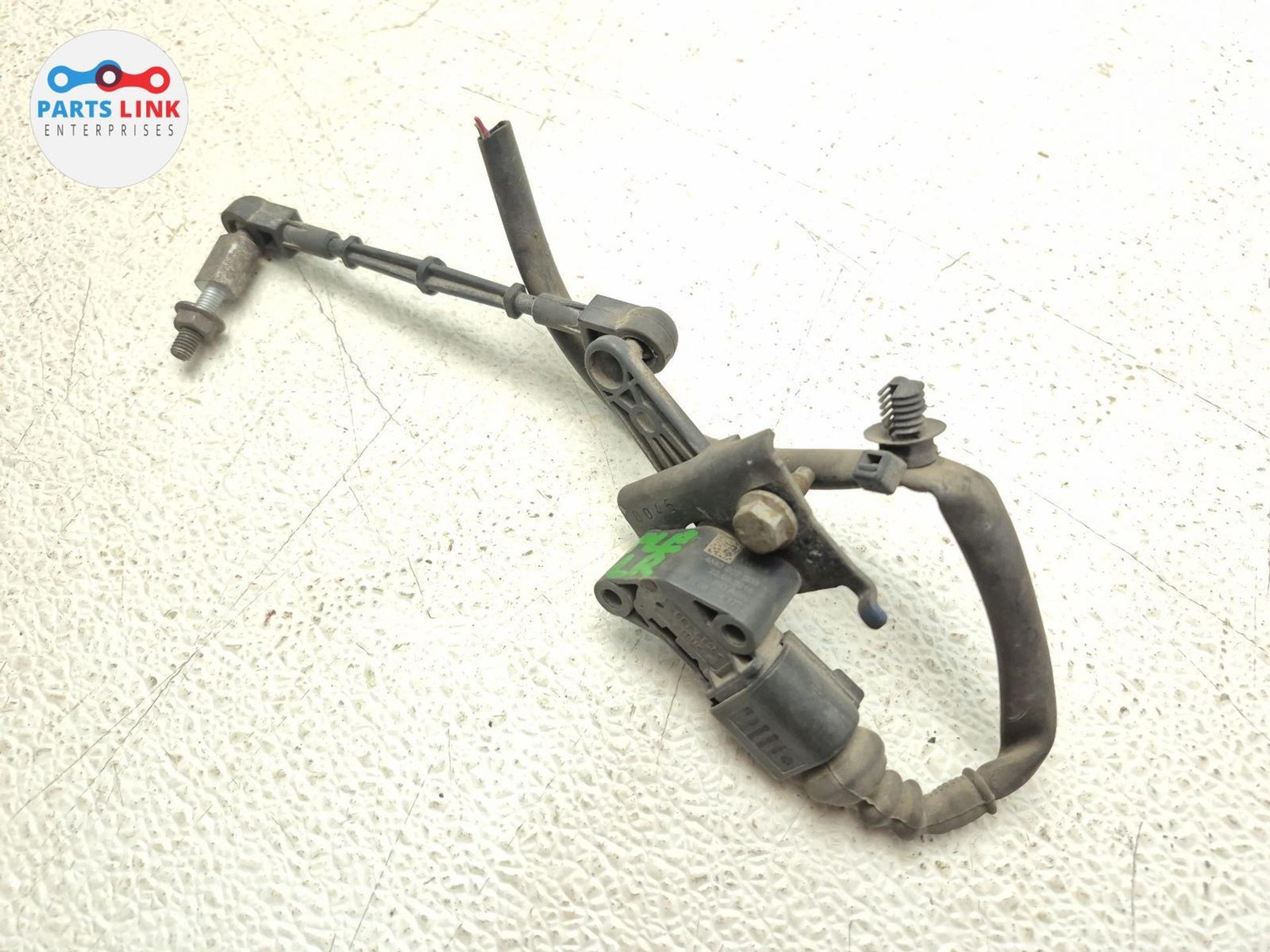 2016-20 BENTLEY BENTAYGA REAR LEFT SENSOR LEVEL HEIGHT RIDE HARNESS SET OEM 636