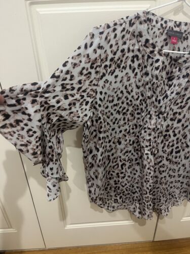 Vince Camuto Women's Size S 3/4Sleeve Animal Print Blouse - Picture 3 of 4