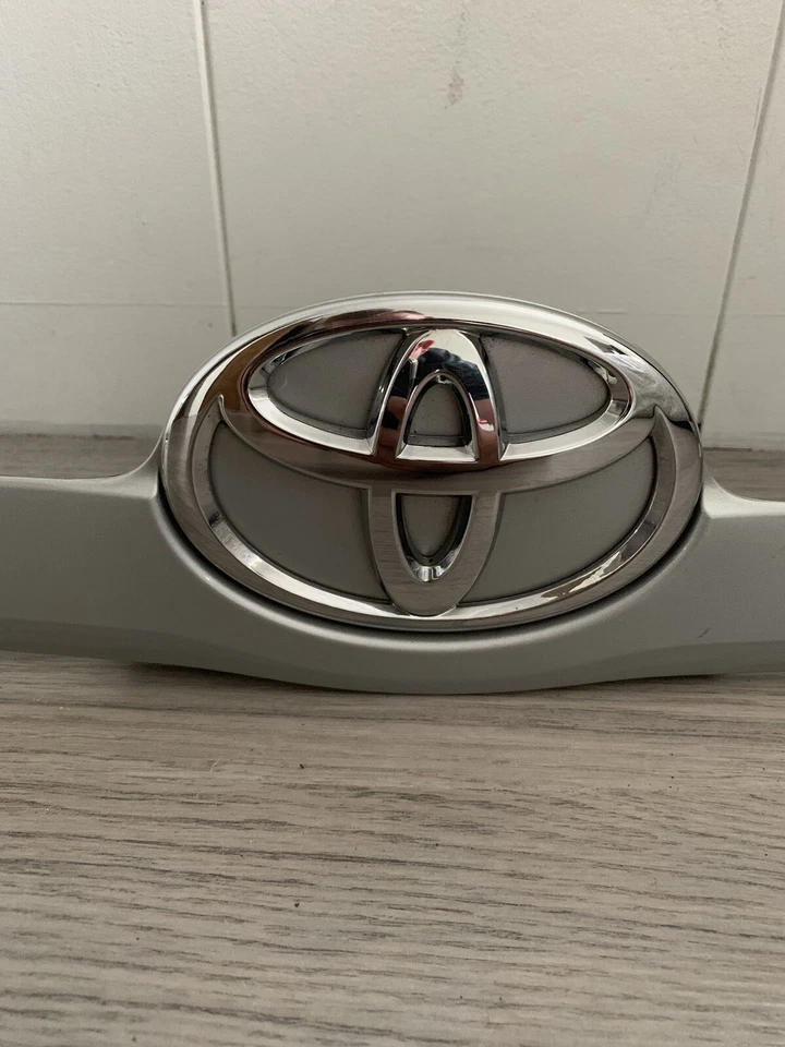 07 08 09 10 11 OEM Toyota Camry Rer maletero puerta trasera moldura adorno puerta levadiza moldura Foto 3 de 4