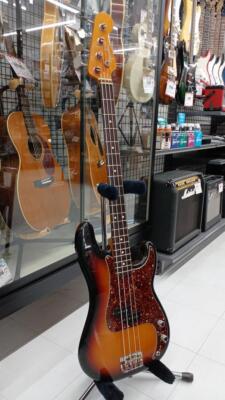 Fender Precision Bass サンバースト ケース付き Fender Precision Bass サンバースト ケース付き FENDER Japan