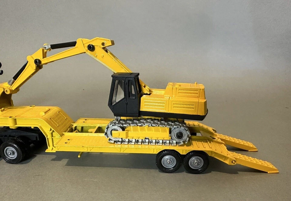 Verem Renault France Cast Metal Construction Toy Pelle Backhoe Truck Trailer IOB - Image 2 of 4