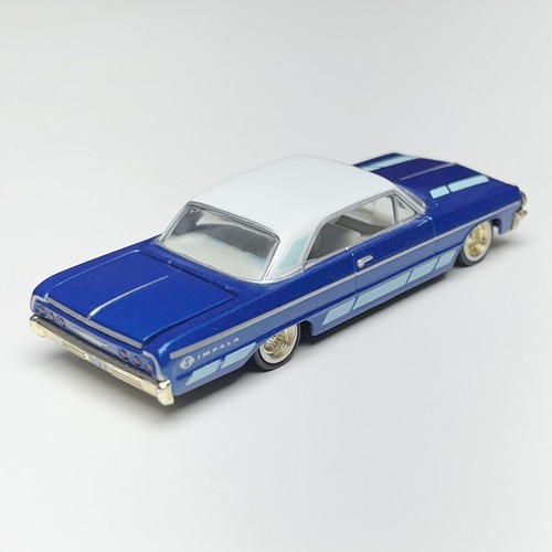 2002 Revell Lowriders ‘64 Chevy Impala Issue #36 Blue #86-2072 - Picture 4 of 4