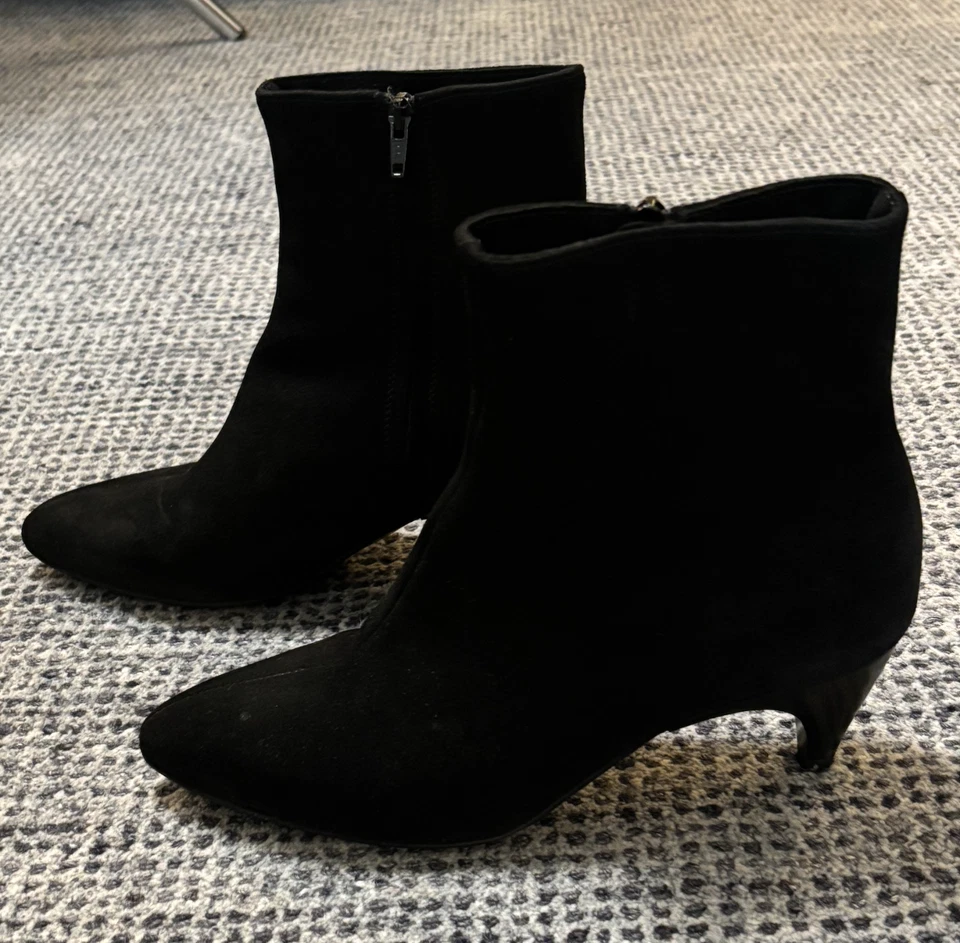 Botines puntiagudos de gamuza La Canadienne Dorothy, para mujer, talla 8,5, negros, usados dos veces Foto 3 de 4