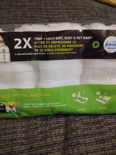 Swiffer Heavy Duty Pet Dry Cloth Pad Refills, Febreze Odor Defense (4 Count) - Picture 4 of 8