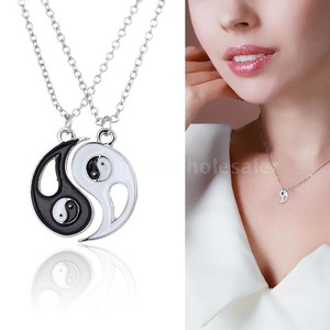 Ying-and-Yang-Yin-BEST-FRIENDS-2-Pendant-Necklaces-BFF-Friends-Lover-Gift-Retro