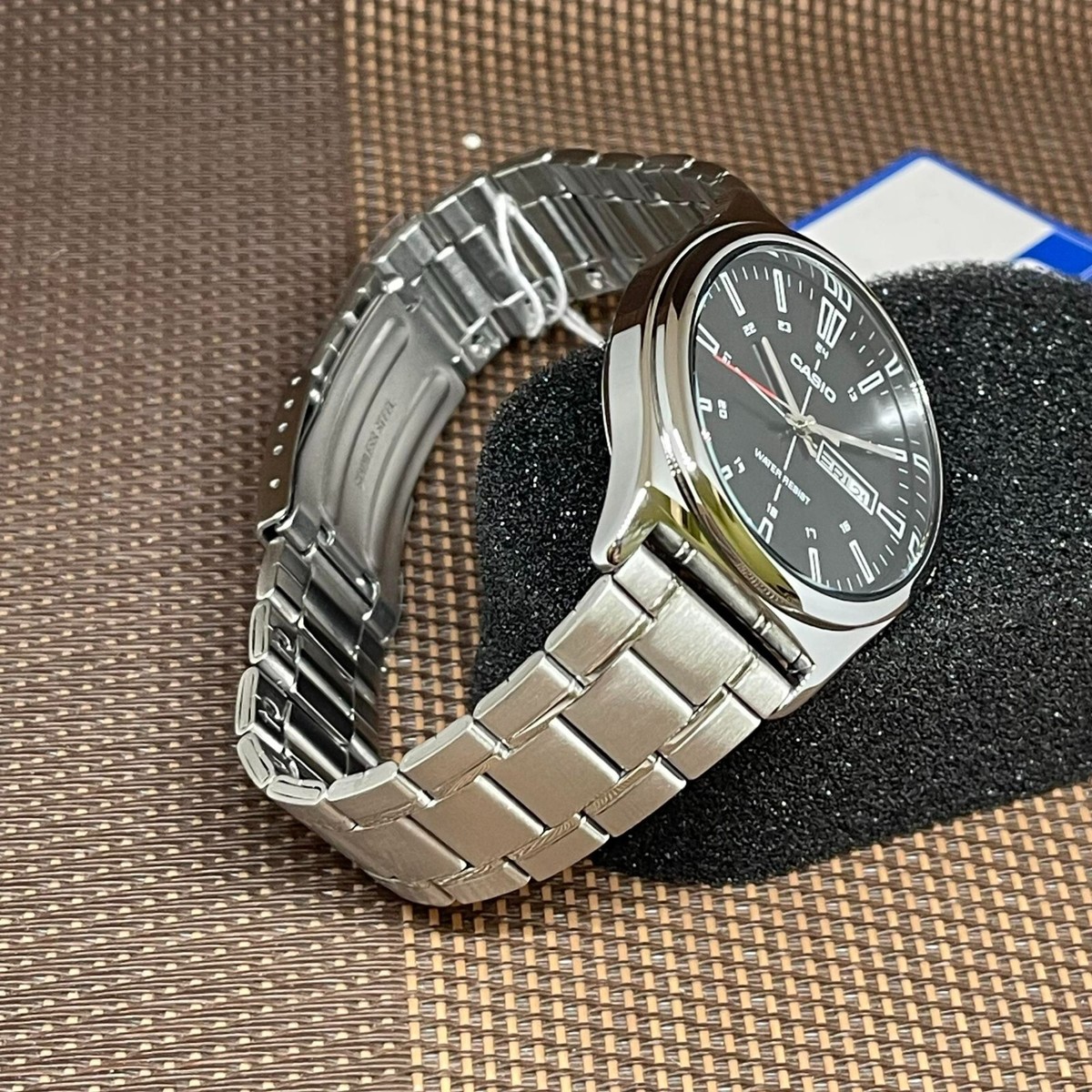 Casio MTP-V006D-1C Orologio Uomo Analogico - Acciaio Inox, Quadrante Nero, Giorno E Data, Vetro Minerale, 3 Lancette - 2