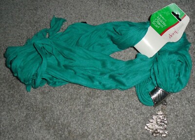 West Loop HOLIDAY CHARM (Christmas Tree) POLYESTER GREEN SCARF NEW