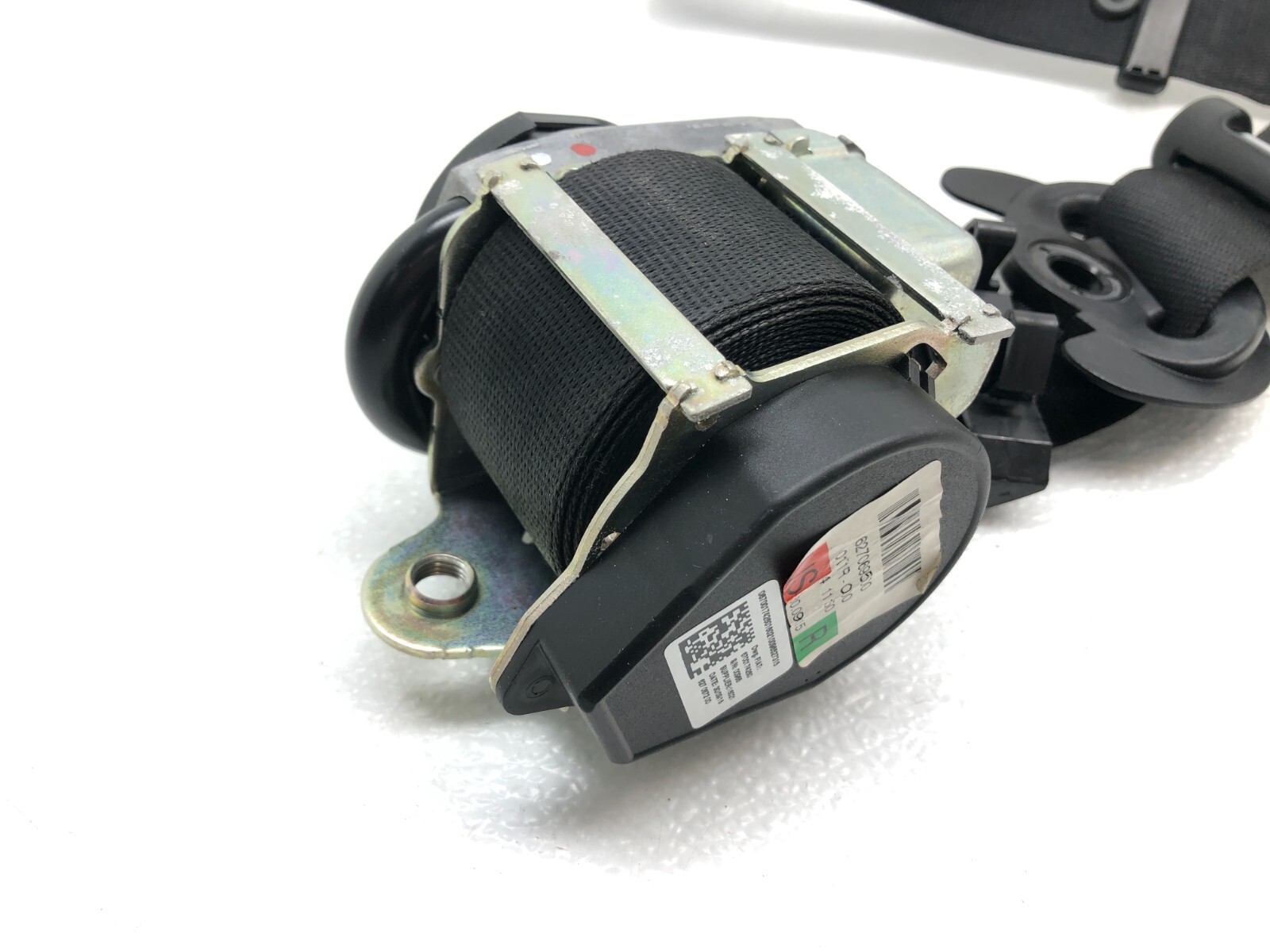 2014-2019 MASERATI GHIBLI S RIGHT PASSENGER FRONT SEATBELT RETRACTOR OEM.