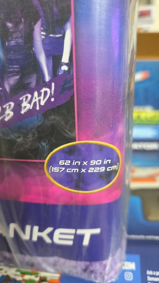 "Manta Disney Descendants 3 Good 2B Bad 62"" x 90""" Foto 2 de 2