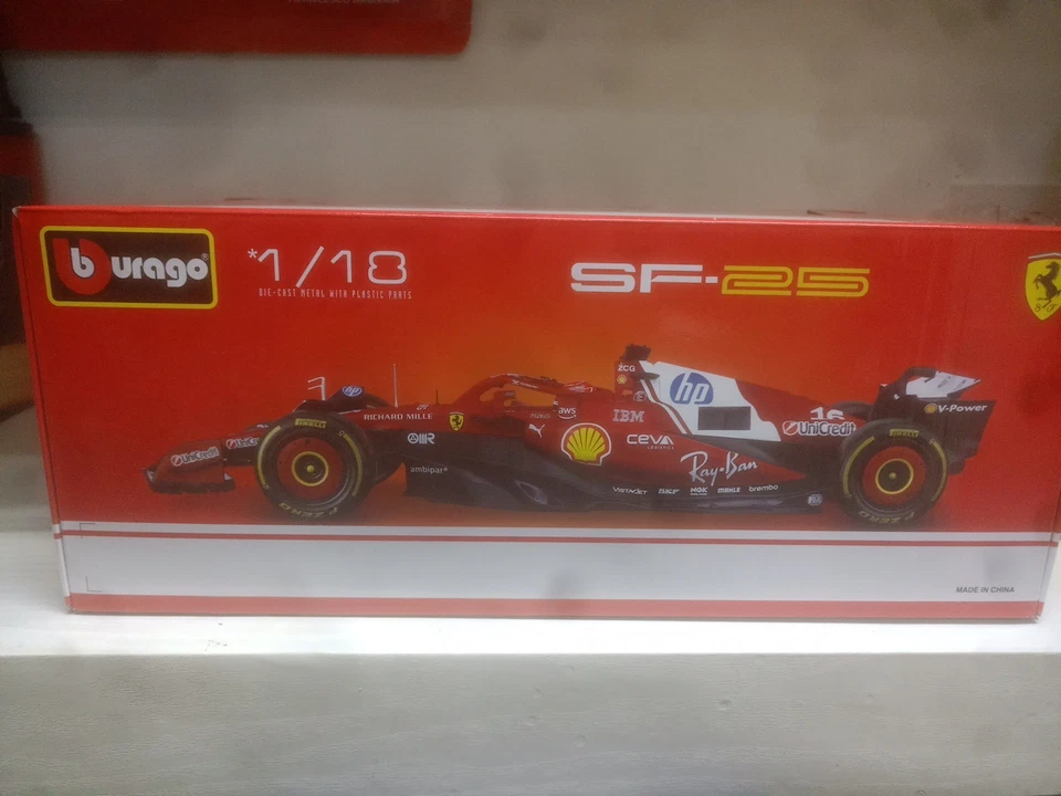 Modellino Ferrari SF-25 Lewis Hamilton F1 2025 Scala 1/18 Burago - Immagine 3 di 4