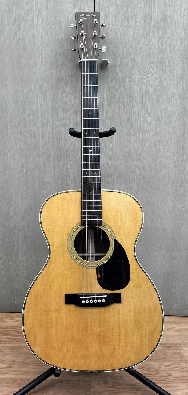 MARTIN OM-28 STANDARD Acoustic Guitar Professional Series