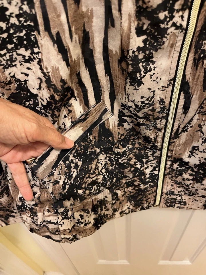 Zenergy by Chico's Women's Jacket, NWT, Brwn, Black, Gold, Animal Print, Sz 1 - Image 2 of 4