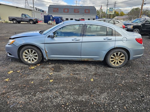 Used Wheel fits: 2012 Chrysler 200 17x6-1/2 aluminum 10 spoke Grade B - Picture 9 of 24