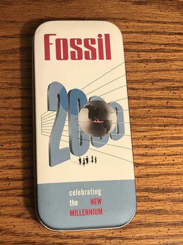 VINTAGE 2000 FOSSIL WATCH TIN 2000 