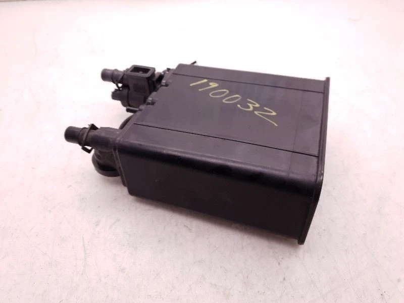 2004 TOYOTA SOLARA 2.4L 4CYL CONJUNTO DE VASILHA DE VAPOR DE COMBUSTÍVEL - Imagem 2 de 4