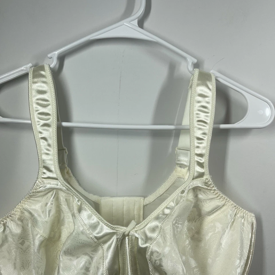 Sujetador minimizador con aros con calzado satinado Bali 3562 marfil 36DD cobertura completa floral Foto 4 de 4