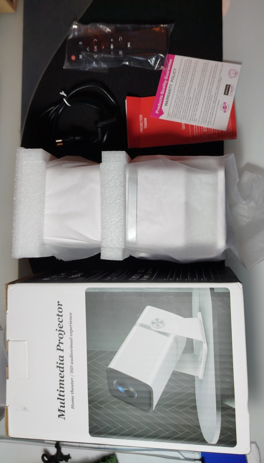 Proiettore Portatile Thundeal TD80W - Smart TV Android, WiFi e Bluetooth