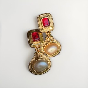 Authentic Authentic CHANEL Gripoix Gold Plated Clip-On Dangle Earrings Red Pearl