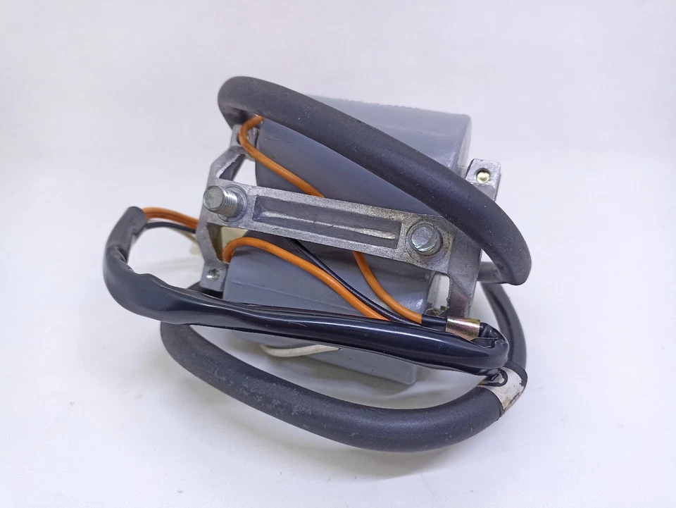 Bobina de encendido SUZUKI GT185 GT250 T250 T305 TC305 T500 NUEVO EN STOCK Foto 4 de 4