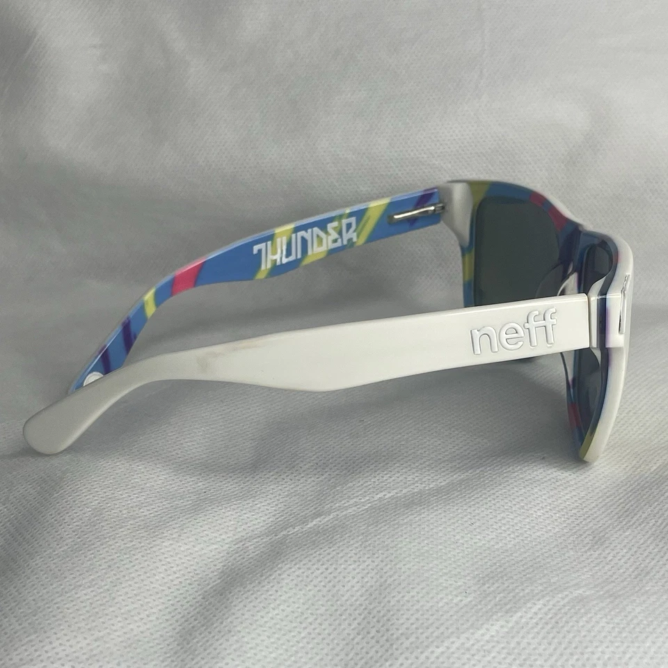 Gafas de sol Neff Thunder marco retro blanco azul fiesta arco iris lente espejo 51096 Foto 4 de 4