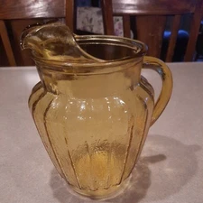 Anchor Hocking Glass SPRUCEWOOD Honey Gold Pitcher. EUC. 84 oz. 1960's Ice Lip