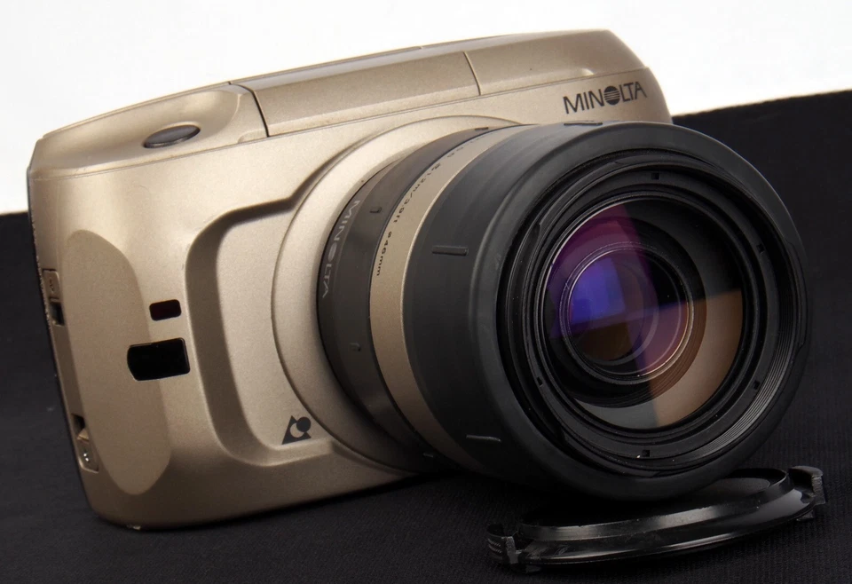 Minolta Vectis S-100 APS Film AF SLR c/w 56-170mm f/4.5-5.6 V Lens & Straps Kit - Image 3 of 4