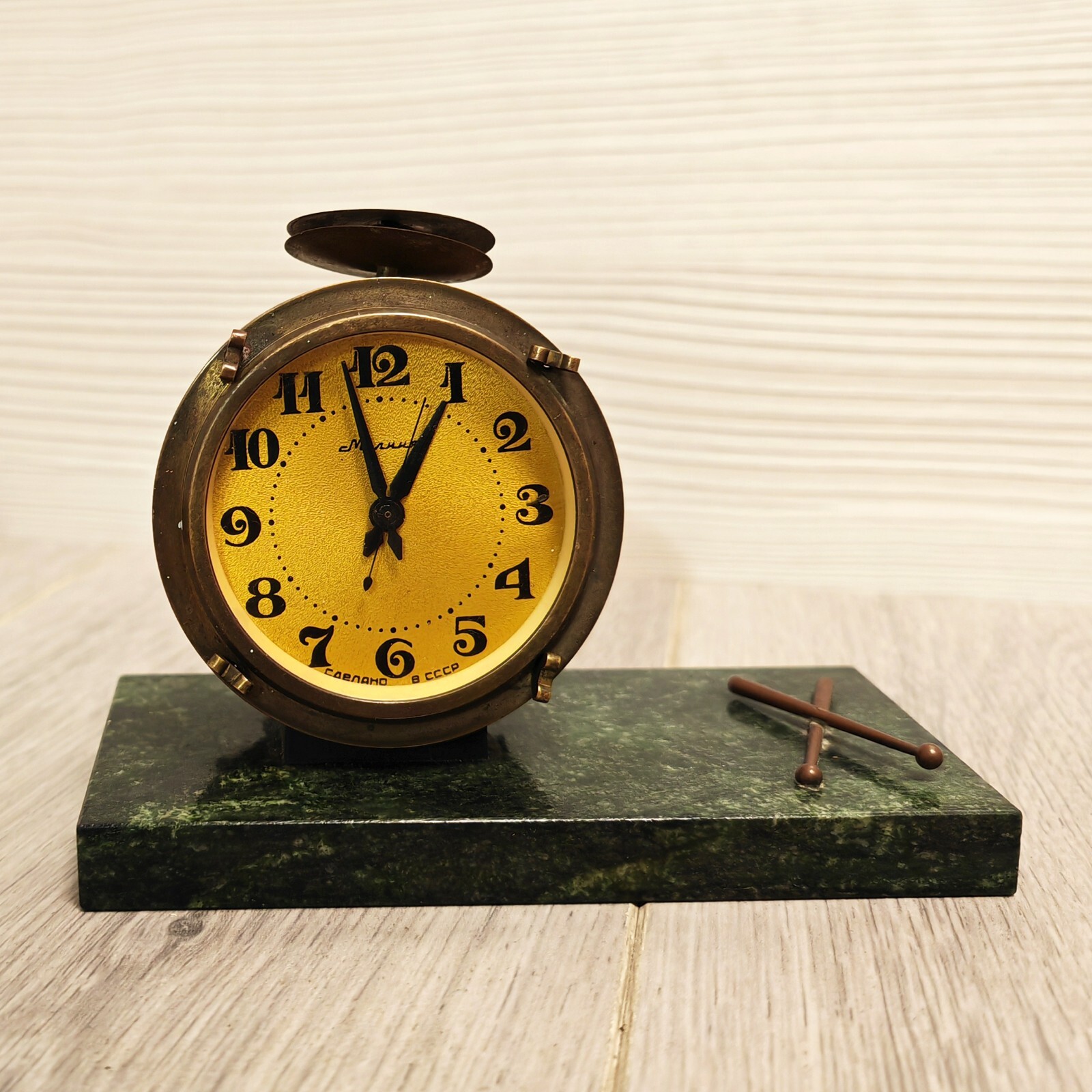 Molnija drum on marble vintage USSR Soviet mechanical desk table clock 1970's