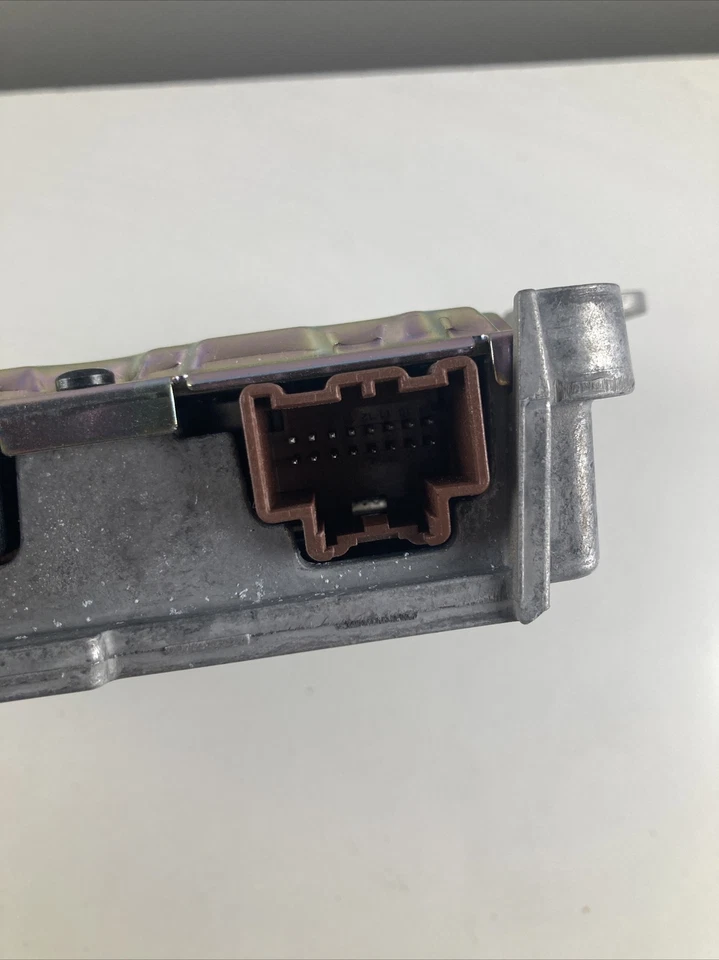 15 16 17 Escalade Tahoe Yukon Bose Radio Amplifier 84004211 OEM Satellite Radio - Image 4 of 4