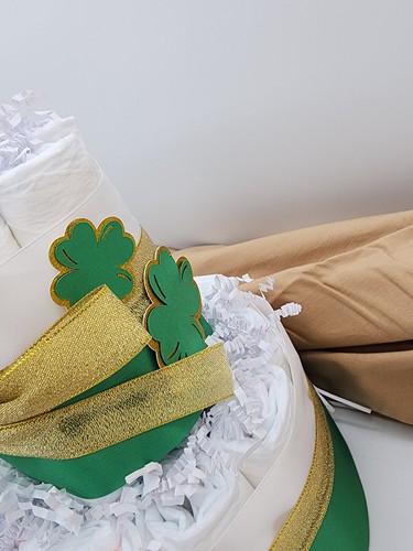 Torta e set di pannolini a 3 livelli - Un piccolo trifoglio fortunato è in arrivo! Tema bambino - Foto 15 di 31