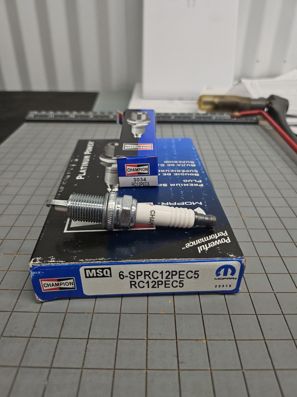 New Champion Spark Plug RC12PEC5 Set of 6