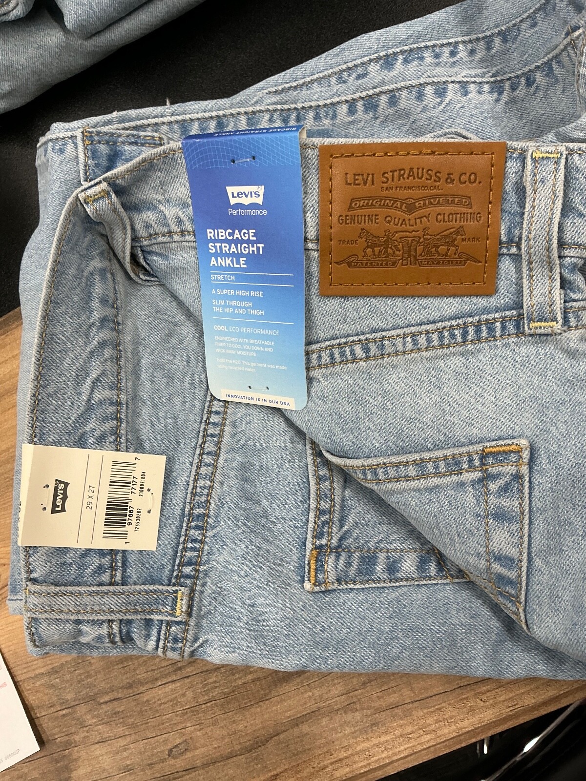 RIBCAGE STRAIGHT ANKLE JEANS- Lewi's