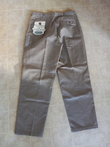 NWT St Johns Bay Men 34X30 Tan Classic Fit Pleated Front Iron Free Non Cuffed - Picture 4 of 4
